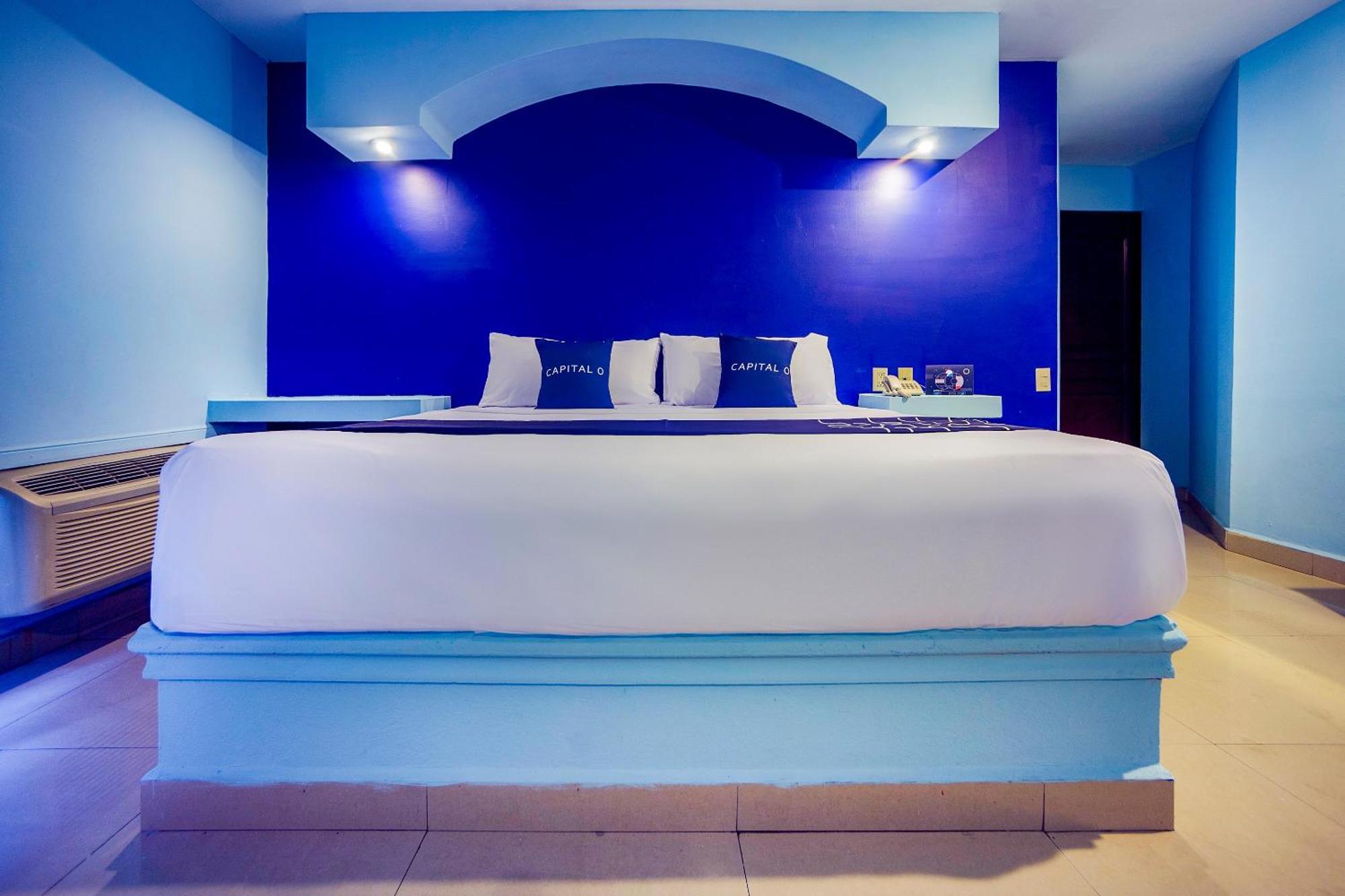 Capital O Hotel Diro, Μοντερέι Εξωτερικό φωτογραφία