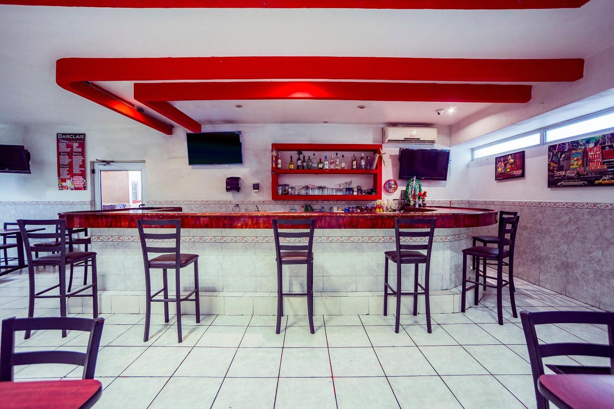 Capital O Hotel Diro, Μοντερέι Εξωτερικό φωτογραφία